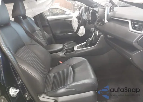 2019 Toyota Rav4 Hybrid Xse z USA, uszkodzony, nr VIN JTMEWRFV1KJ013364
